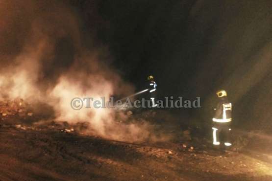 Incendio, con dos posibles focos, en la zona montañosa de Calasio (Foto TA)