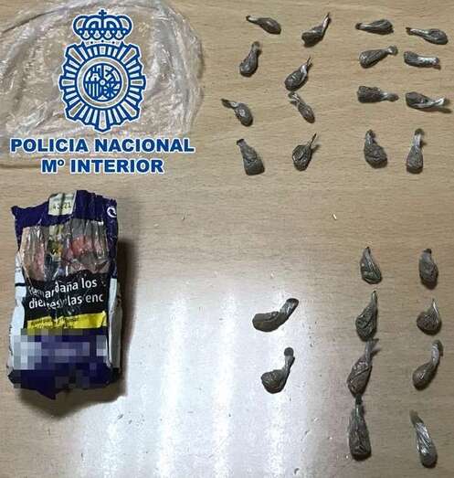 Envoltorios de heroína localizados en Las Remudas (Foto TA)