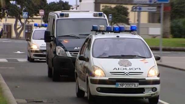 Furgón policial que transportaba al detenido (Foto RTVC)