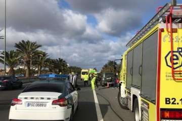 Un herido leve en un accidente múltiple en la GC-1, a la altura de Gando-Telde (Foto Borja Suárez y TA)