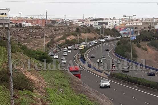 Un motorista sufre un accidente en la GC- a pocos metros del Puente de Silva (Foto TA)