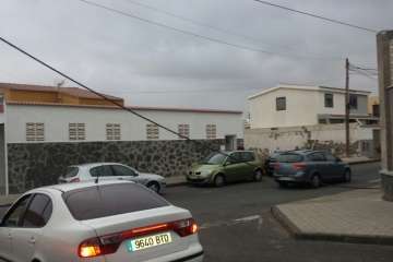 La caída de un peligroso cable de acero alarma a vecinos de La Estrella (La Garita-Telde) (Foto TA)