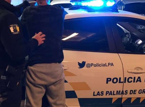 Imagen de archivo de una detención de la Policía Local de Las Palmas de G.C. (Foto TA)