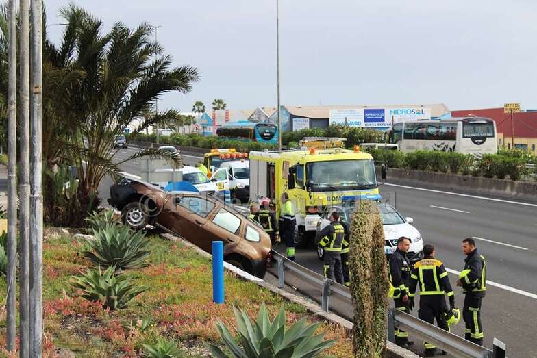 Estado en quedó el vehículo tras el accidente (Foto TA)