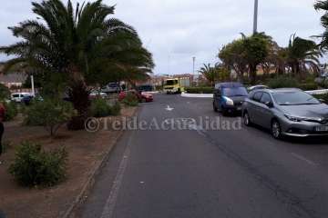 Un incendio calcina varios contenedores en el Valle de Jinámar (Foto TA)