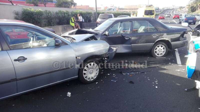 Dos de los vehículos implicados en el accidente (Foto TA)
