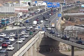  Vuelco de un monovolumen en la GC-1, a la altura de Las Terrazas, tras chocar con la mediana (Foto TA)