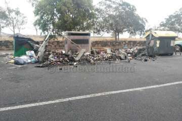 La quema de cinco contenedores desata la alarma de madrugada en Lomo las Brujas (Foto TA)