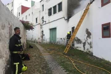 Incendio de un solar de San Francisco de Telde (Foto F. Ojeda)