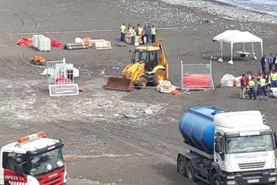 Despliegue de medios en la playa de Jinámar para el simulacro de este jueves y reunión de la mesa del ejercicio (Foto Miguel Ángel Garcia, ACFI Prress y TA)