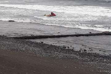 Despliegue de medios en la playa de Jinámar para el simulacro de este jueves y reunión de la mesa del ejercicio (Foto Miguel Ángel Garcia, ACFI Prress y TA)