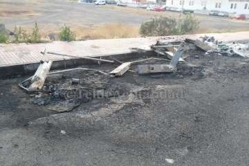  Las llamas acaban con 4 contenedores esta madrugada en Jinámar (Foto TA)