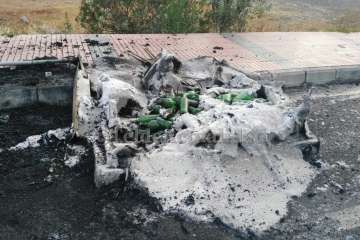  Las llamas acaban con 4 contenedores esta madrugada en Jinámar (Foto TA)