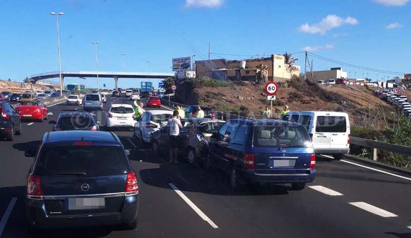 Imagen del accidente ocurrido hace unos minutos en la zona (Foto TA)