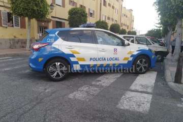 Un joven se atrinchera de La Policía Local en Las Longueras tras una persecución en coche por Telde (Foto TA)