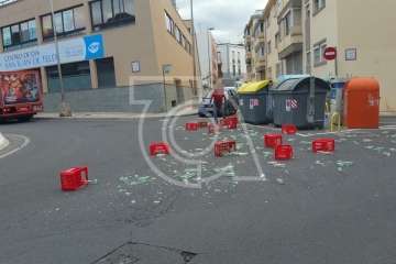 Accidente de un camión de bebidas en San Juan (Foto TA)