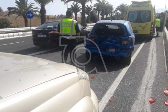 Un conductor sufre lesiones en un choque por alcance a la altura de Las Remudas (Foto TA)