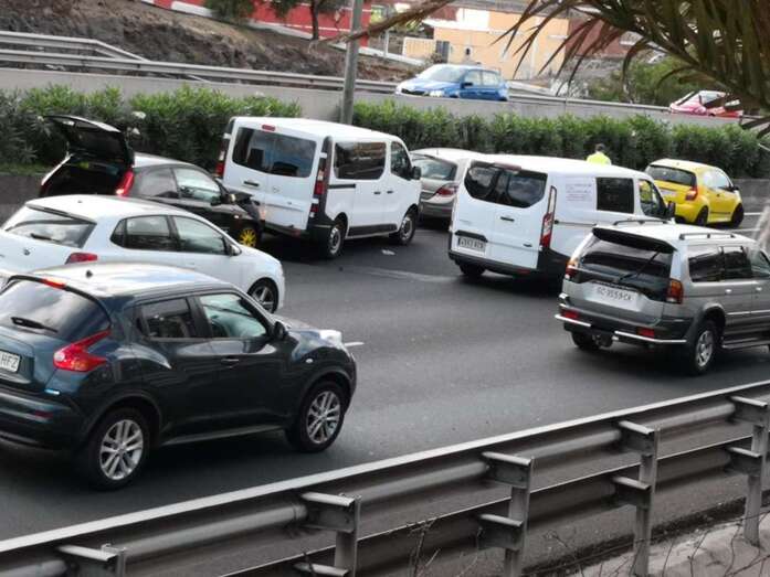Imagen de archivo de una retención en la GC por un accidente (Foto TA)