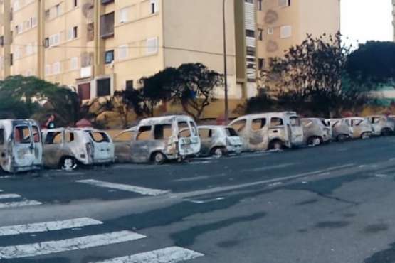 Arden más de 25 vehículos en el Valle de Jinámar (Foto TA)