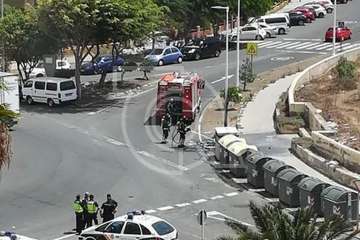 El vandalismo campa a sus anchas en Jinámar y quema otro contenedor (Foto TA)