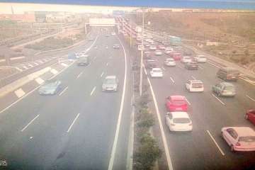 Vuelco de un camión en la GC-1 a la altura del Cruce de Melenara-Telde (Foto TA)