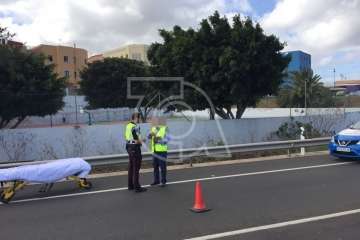 Grave choque frontal entre dos vehículos en la circunvalación de Telde (Foto TA)