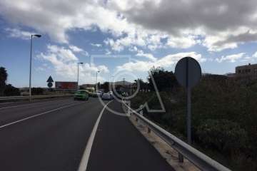 Grave choque frontal entre dos vehículos en la circunvalación de Telde (Foto TA)