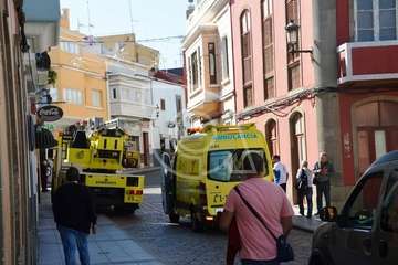 Evacúan a una persona semiinconsciente en San Juan (Foto TA)