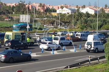 Cuatro vehículos colisionan en la GC-1 a su paso por Telde, a la altura de Las Remudas (Foto TA)
