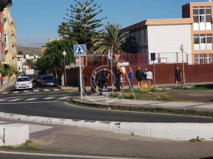 El peatón tendido en el suelo (Foto TA)