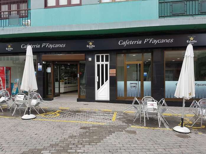 Imagen del exterior de la Cafetería P