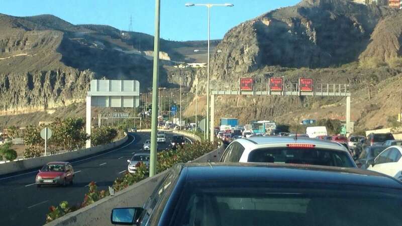 Cola a la salida de la capital originada por el accidente ocurrido a la altura de Salinetas (Foto TA)