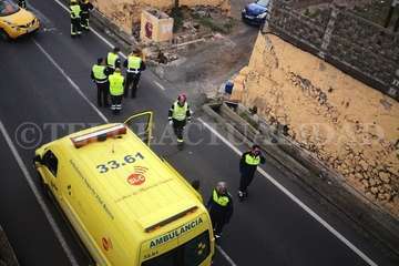 Accidente de tráfico en el Callejón del Castillo (Foto TA)