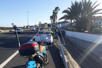 Una mujer, herida leve en el vuelco de un vehículo en la GC-1 a la altura de El Goro (Foto TA)