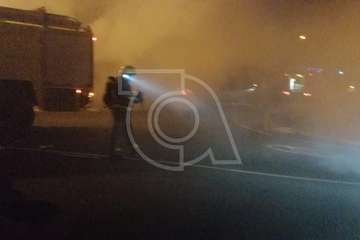 Incendio de un vehículo causa explosiones en La Herradura (Foto TA)
