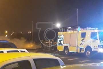 Arden varios contenedores en el Valle de Jinámar-Telde (Foto TA)