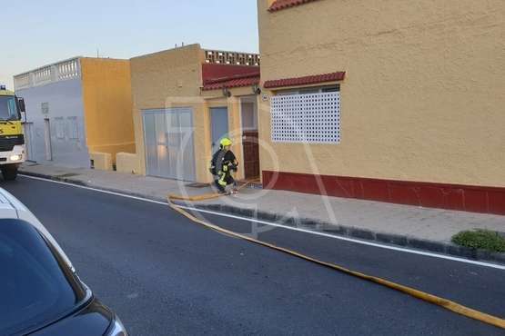 Incendio en un inmueble de La Garita (Foto TA)