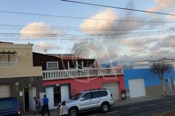 Incendio en un inmueble de La Garita (Foto TA)