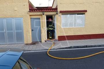 Incendio en un inmueble de La Garita (Foto TA)