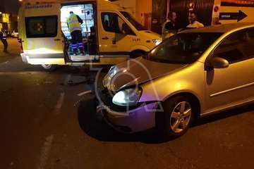  Aparatoso vuelco de un vehículo en la carretera de Melenara, a la altura del Callejón del Castillo (Foto TA)