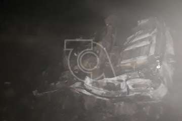 Queman el todoterreno que apareció en la playa de Jinámar junto a una zódiac usada en el desembarco de drogas (Foto TA)