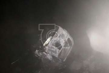 Queman el todoterreno que apareció en la playa de Jinámar junto a una zódiac usada en el desembarco de drogas (Foto TA)