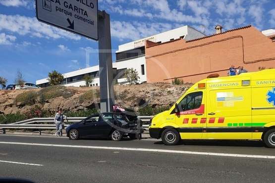 Accidente en la GC-1 a la altura de Marpequeña (Foto TA)
