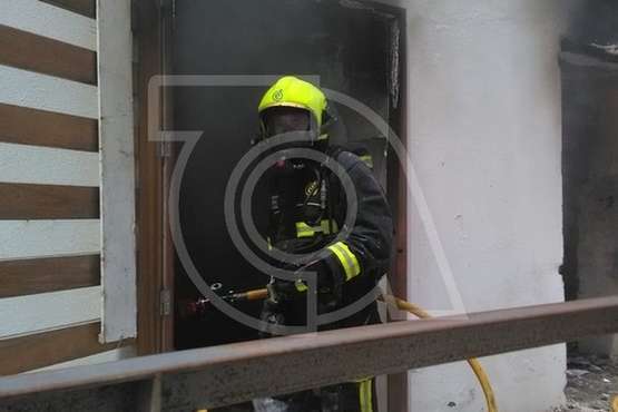 Un nuevo incendio intencionado causa más daños al abandonado velatorio de Jinámar (Foto TA)