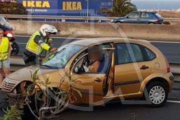 Accidente de tráfico frente a La Mareta (Foto TA)