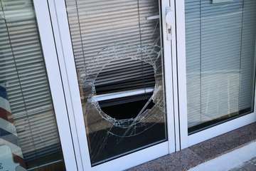 Negocio donde se produjo el robo esta madrugada (Foto TA)