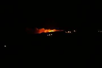 Incendio en la cumbre de Telde, visible desde la parte baja del municipio (FOTO TA, Efe, Francisco Javier Santana y Jesús Ruiz Mesa)