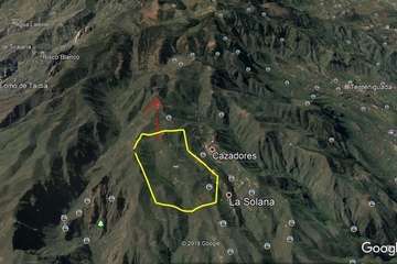 Incendio en la cumbre de Telde, visible desde la parte baja del municipio (FOTO TA, Efe, Francisco Javier Santana y Jesús Ruiz Mesa)