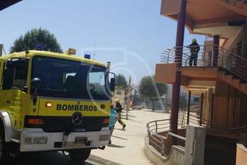 Nuevo incendio en el edificio comercial abandonado de La Garita (Foto TA)
