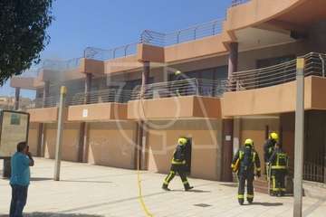 Nuevo incendio en el edificio comercial abandonado de La Garita (Foto TA)
